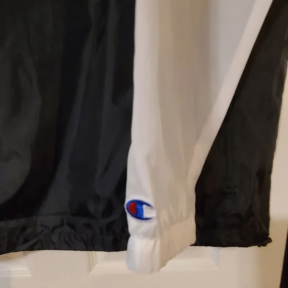 NWT Champion size 1XL black/white jacket - Picture 3 of 11